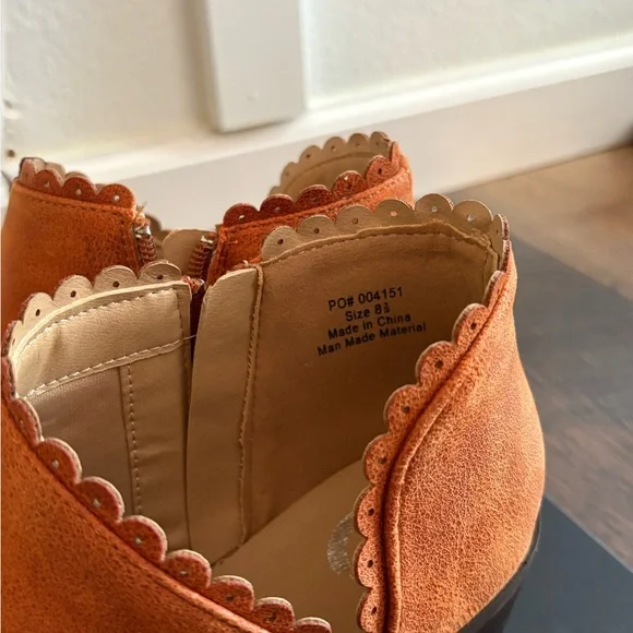 Crown Vintage Rust Scallop Trim Ankle Booties – Size 8.5 New - Picture 9 of 11